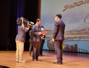 
 

 

 
속초시체육회 정연권 부회장님께서 2022년 속초시민의날 기념식에서 자랑스런 시민상 체육부문을 수상하였습니다.